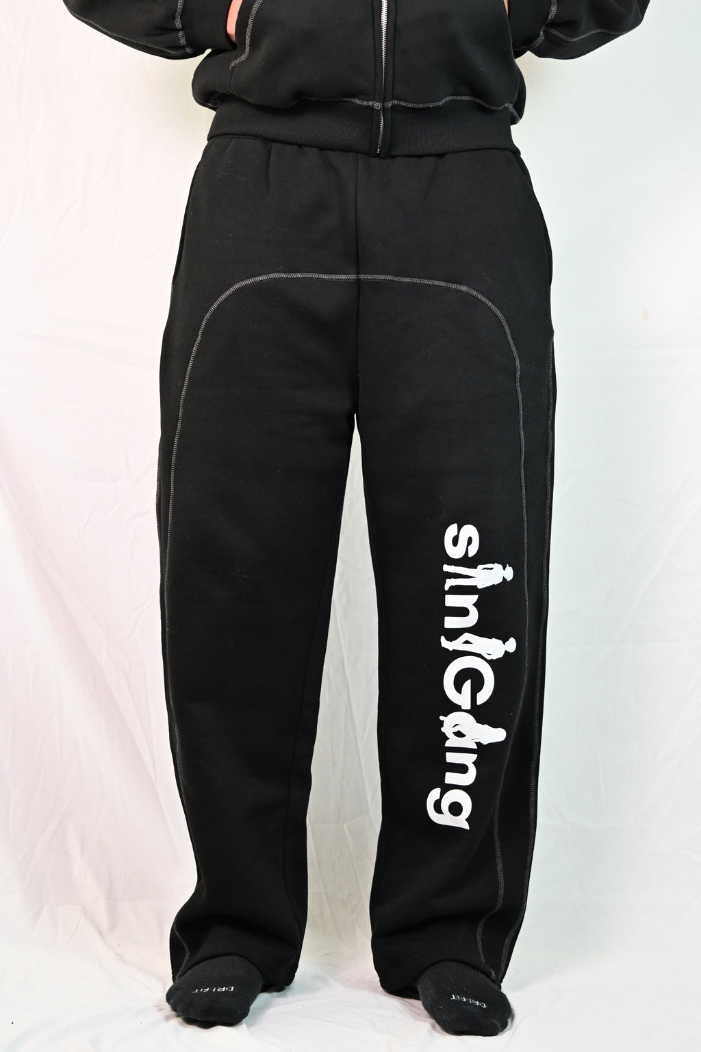 siniGang Contrast-Stitched Sweatpants